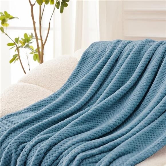 Fleece Throw Blanket Extra Large, Super Soft and Warm Blankets - Picture 4 of 7